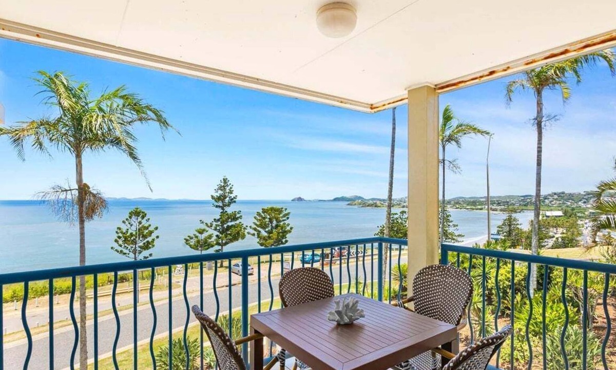 Yeppoon Apartment | Four, Villa Mar Colina
