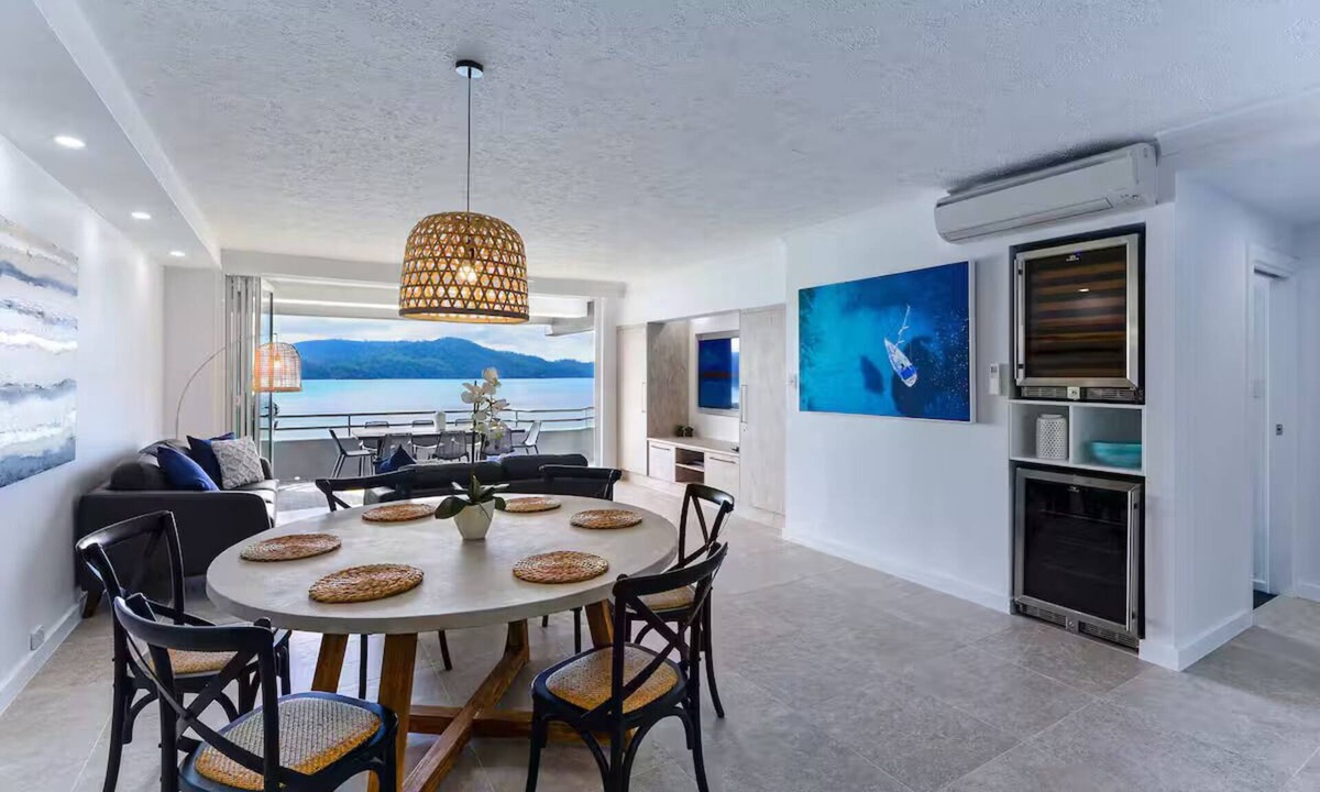 Hamilton Island Apartment | Frangipani 102 beachfront apartment