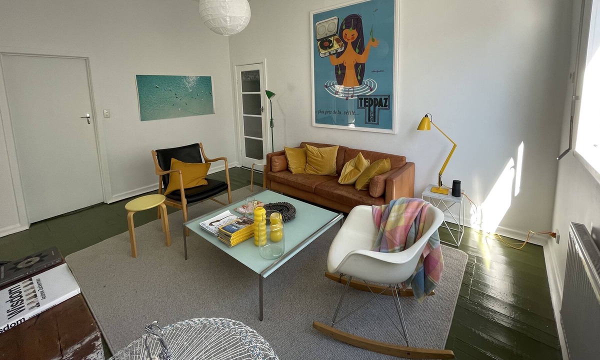 Seddon House | Freestanding House 5 Mins Walk to Seddon, Sunny Back Yard & Undercover car Port