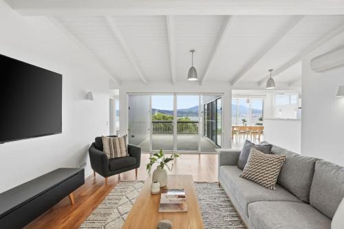 Howrah House | Fresh Coastal Home with Views