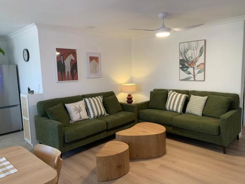Bentley Villa | Fresh & fabulous 4 bedroom villa - walk to Curtin University
