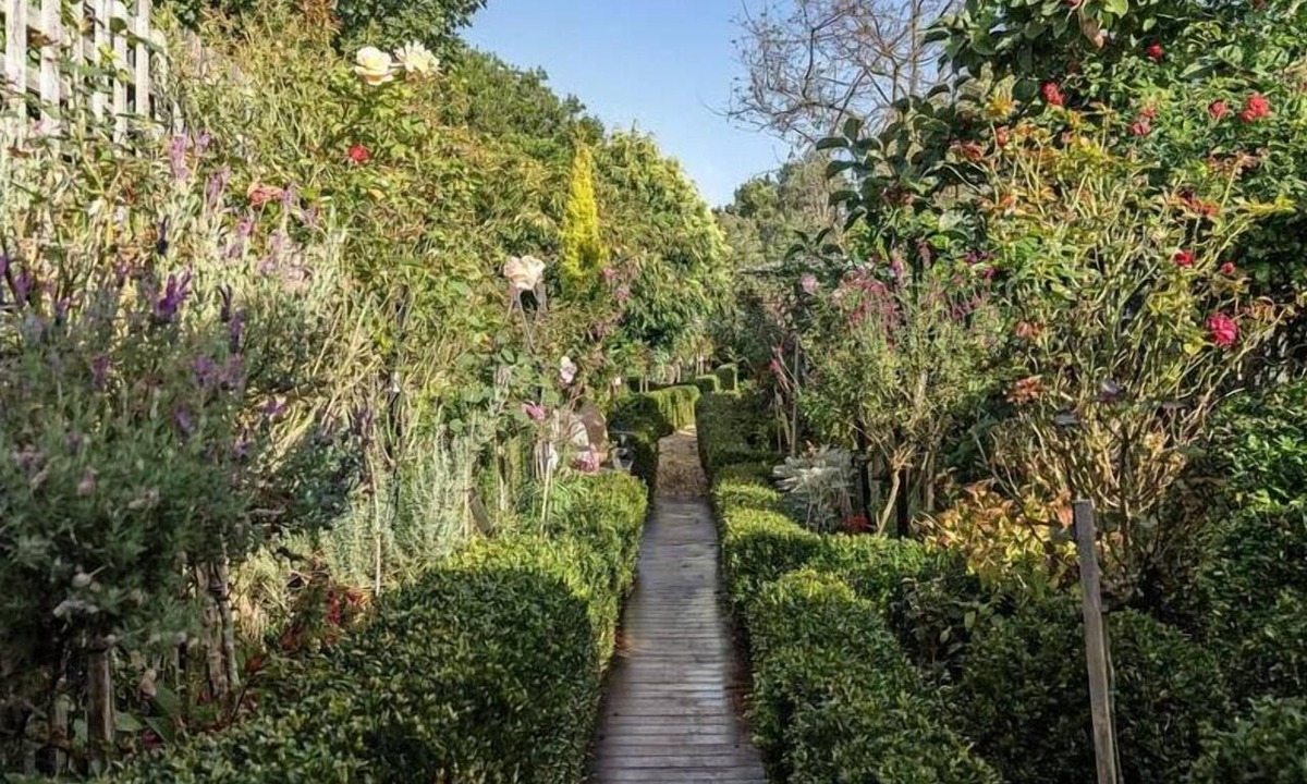 Winnaleah House | Garden Cottage, Wellness Studio & Bike Shed