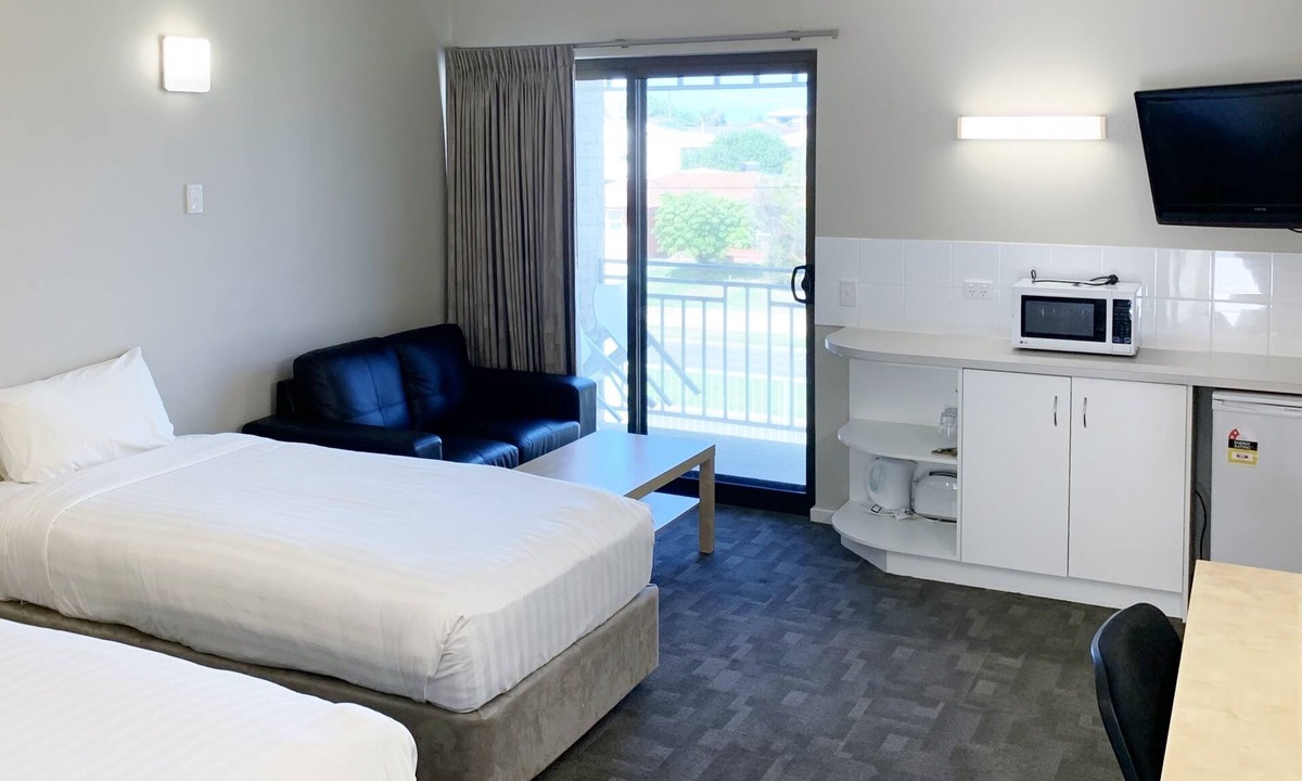 Mount Tarcoola Hotel | Geraldton Motor Inn