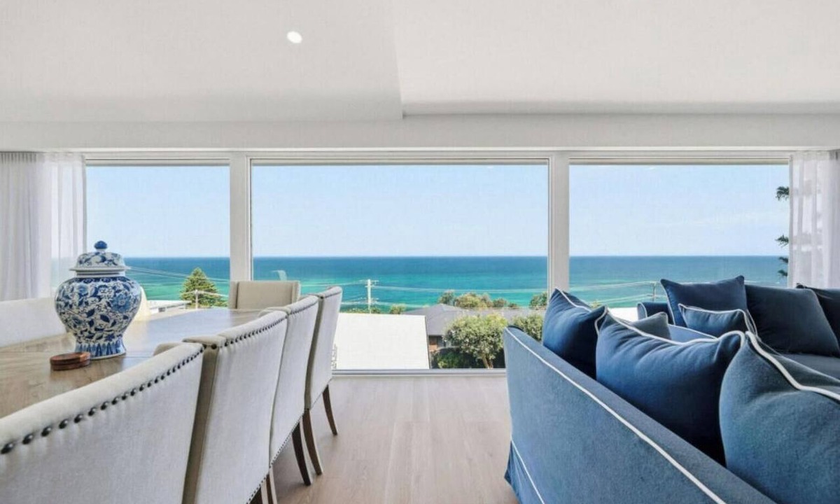 Forresters Beach House | Glass House Retreat at Forresters