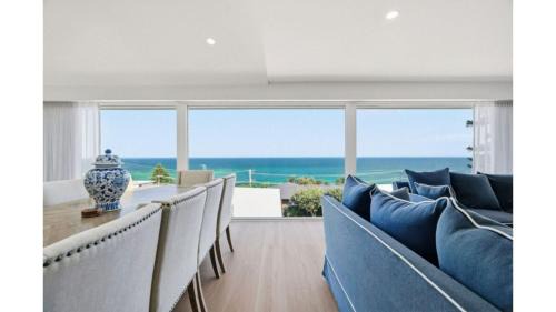 Forresters Beach House | Glass House Retreat at Forresters