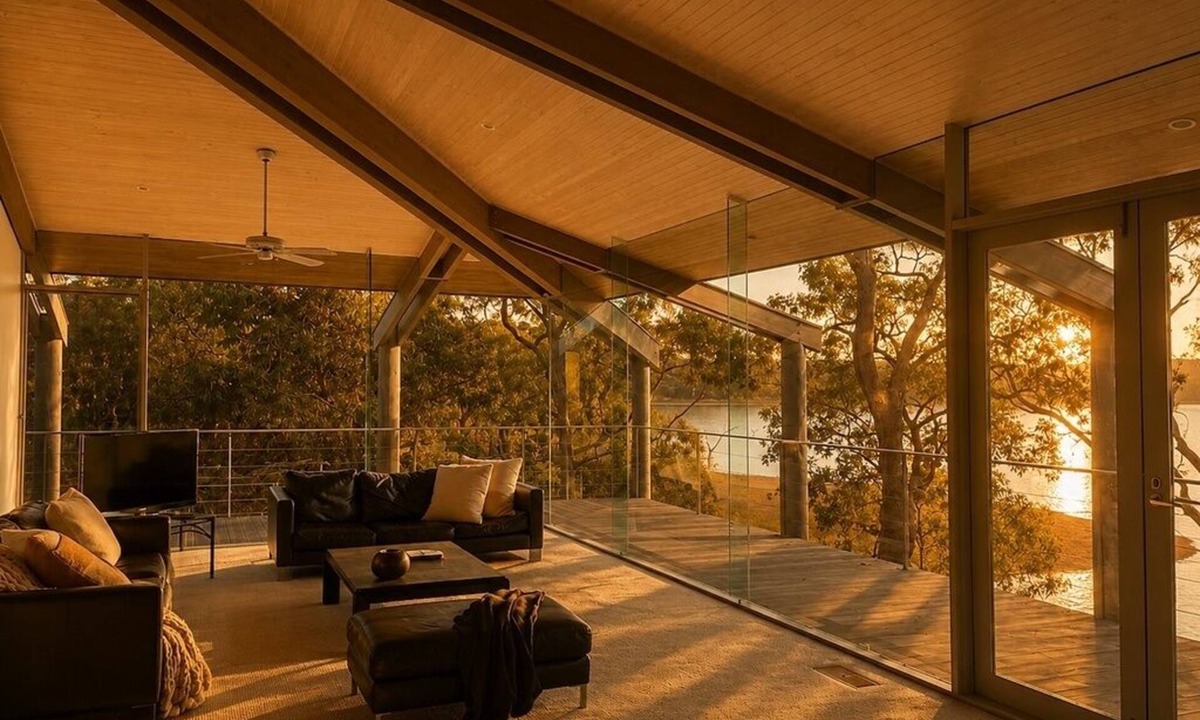 Taylor Bay House | Glasshouse Lake Eildon Architectural Retreat