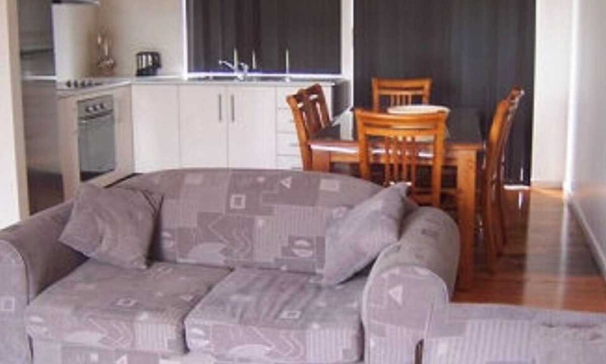 Strahan Apartment | Glenaire apartments at Pontifex