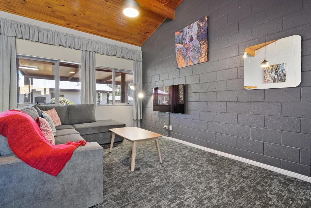 Queenstown Hotel | Gold Rush Inn