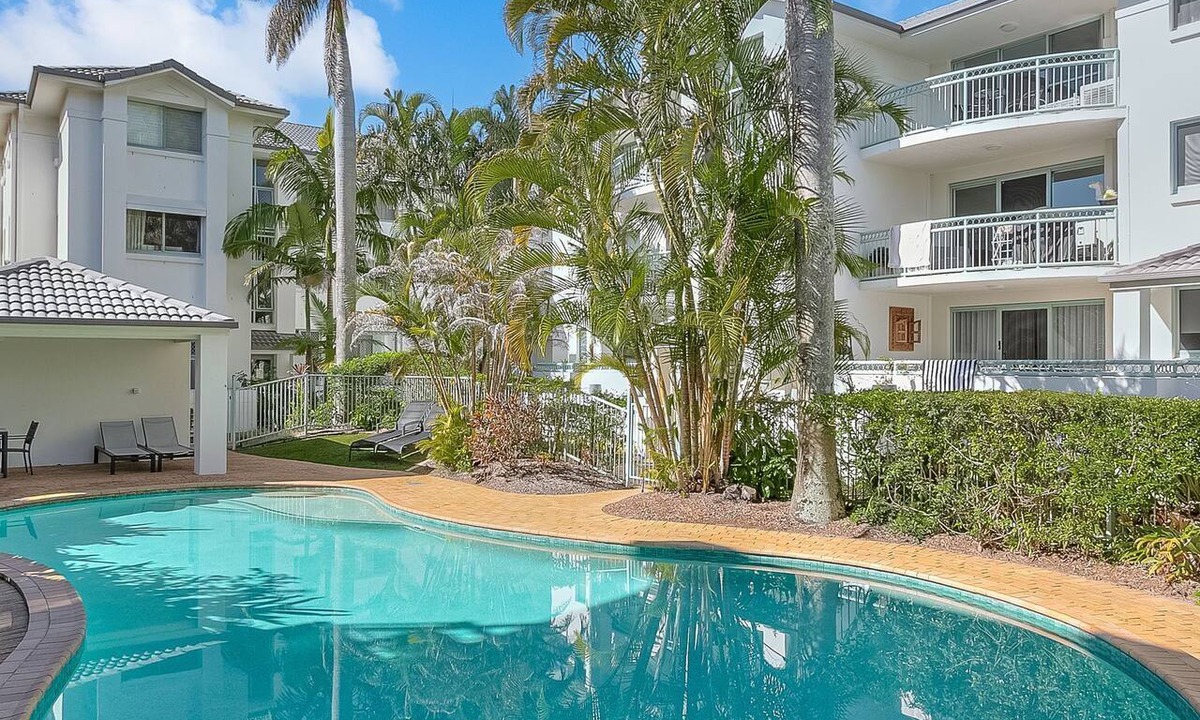 Bilinga Apartment | Golden Sea 10 - Absolute Beachfront Bilinga