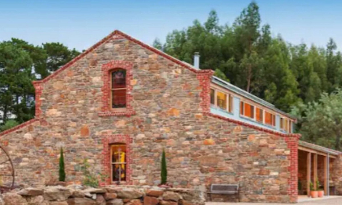 Talunga House | Gorgeous Stone Barn in the Adelaide Hills