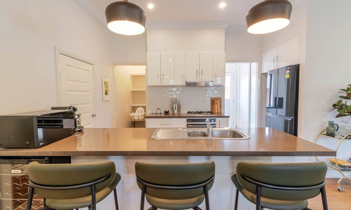 Wagga Wagga House | Gormly Grove Cottage - Modern Comfort, Near CBD