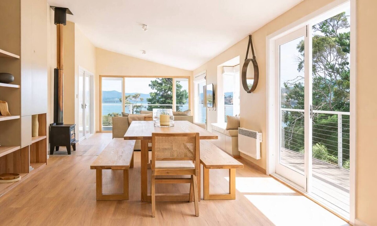 Dennes Point House | Graceys Beach House North facing Coastal Calm