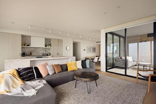 Brighton-le-Sands Apartment | Grand Bayfront, Brighton-Le-Sands