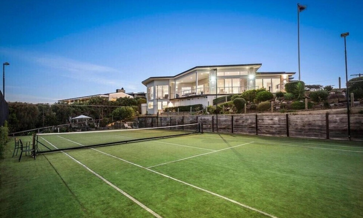 Portsea House | Grand Coastal Home with Tennis Court
