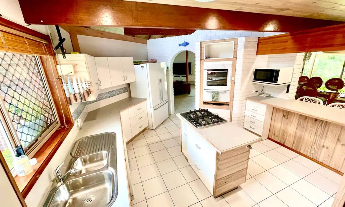 Yamba House | Great for families! “River Palm” Spacious, private, riverside retreat.