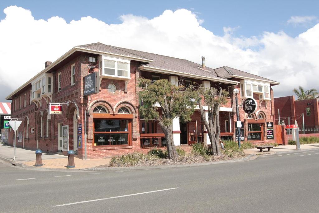 Apollo Bay Hotel | Great Ocean Road Brewhouse Apollo Bay