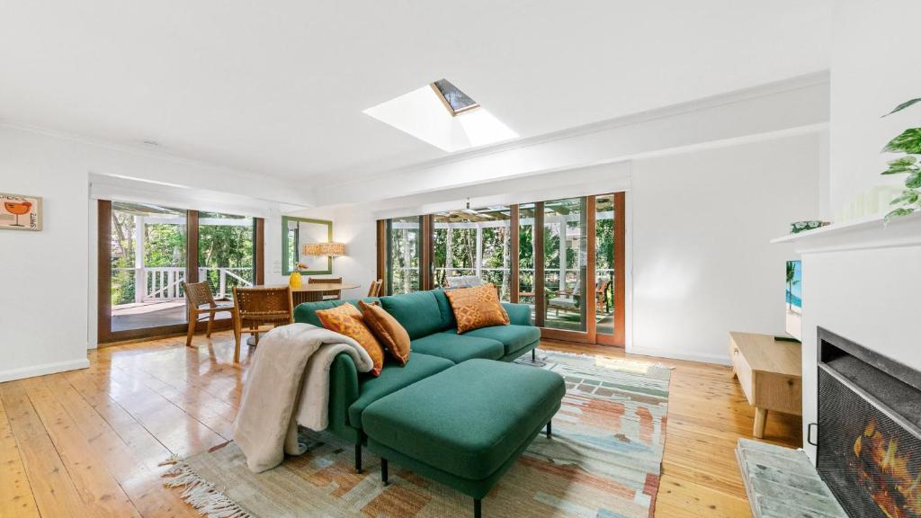 Pearl Beach House | Greenpoint- 200m To Beach, pet friendly