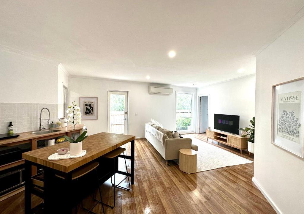 Blackburn South Apartment | Guest house on the park