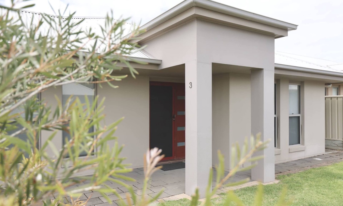 Waterhouse House | Guichen Villa 3 - Wi-Fi, Pets welcome outside