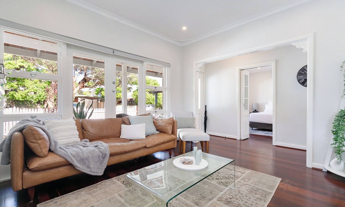 Guildford House | Guildford Cottage | Swan BnB Management