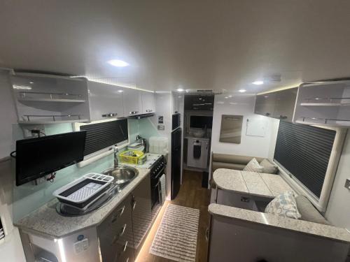 North Deep Creek Other | Gympie Luxury Caravan with ensuite bathroom