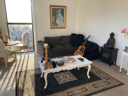 Burnie Bed & Breakfast | Hampton’s on Amy