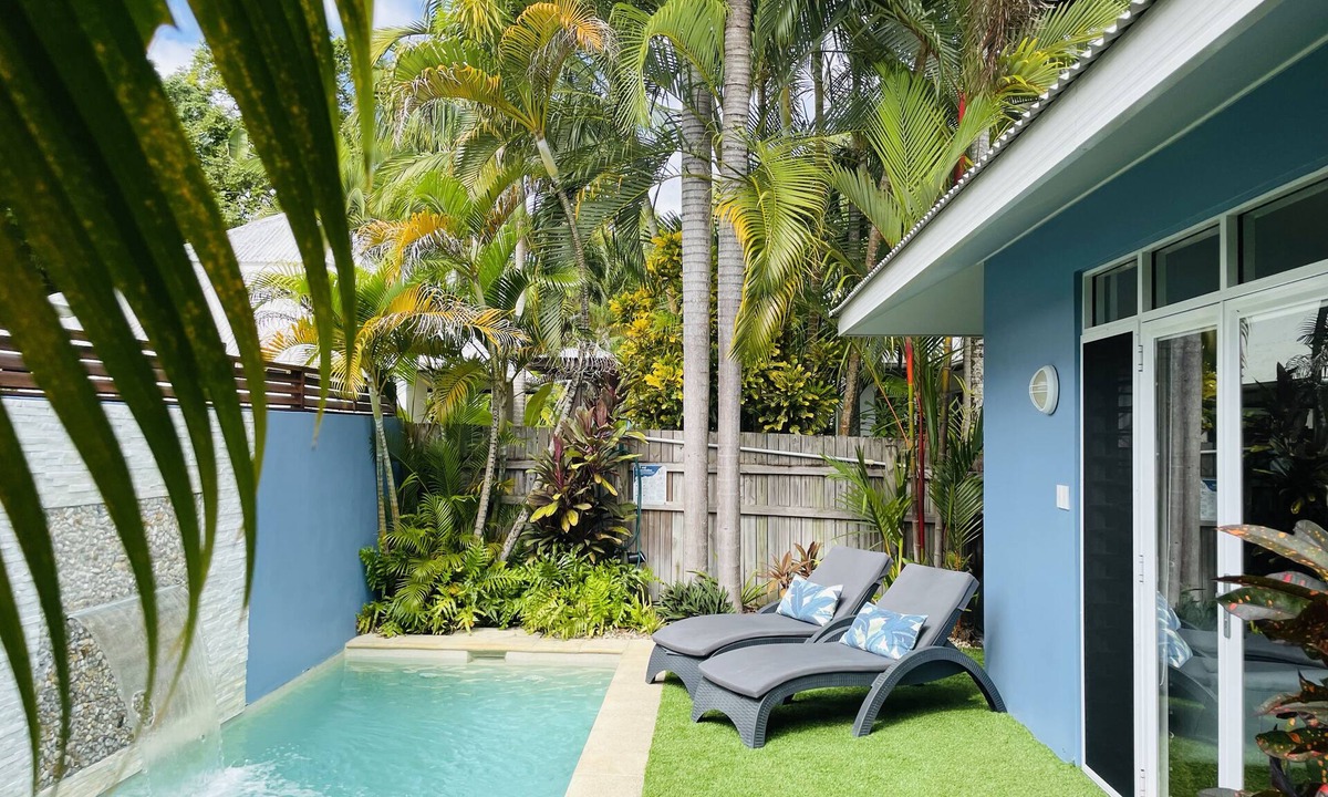 Port Douglas House | Hanalei Beach House, 3min walk to Beach, Private Heated Pool!