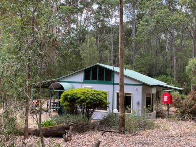 Forest Grove Resort | Harmony Forest Cottages & Lake side Lodge