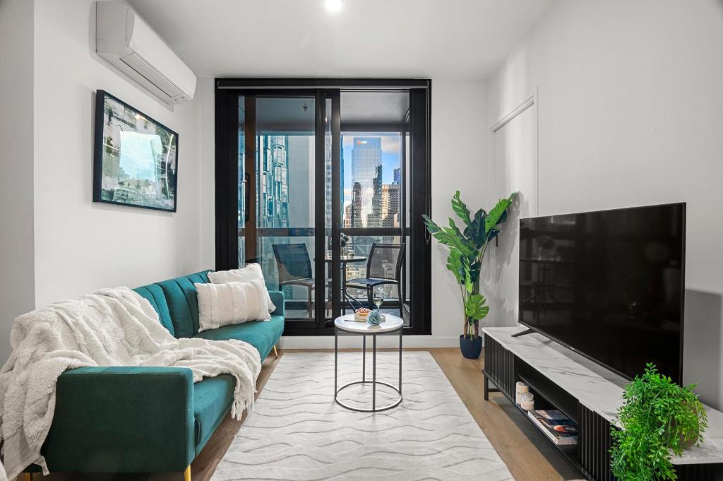 Melbourne Central Business District Apartment | Heart CBD City Stylish 2BR Apt and Free Tram Gym
