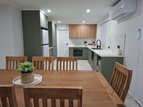 Mount Gambier House | Heinlen Family Retreat on Boandik