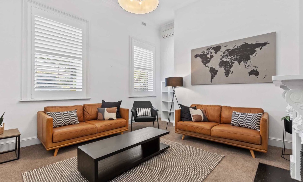 Mitcham House | Heritage Bluestone Home near Scotch College