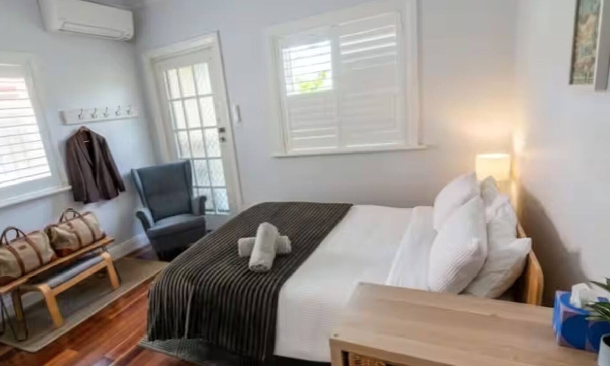 Balmain East Apartment | Heritage Garden Apartment - Balmain East - Parks, Pubs & Harbour Walks