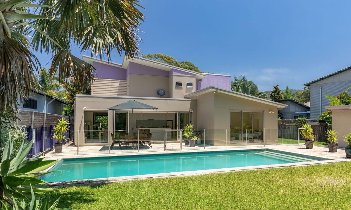 Boomerang Beach House | Hibiscus - Pacific Palms Holidays