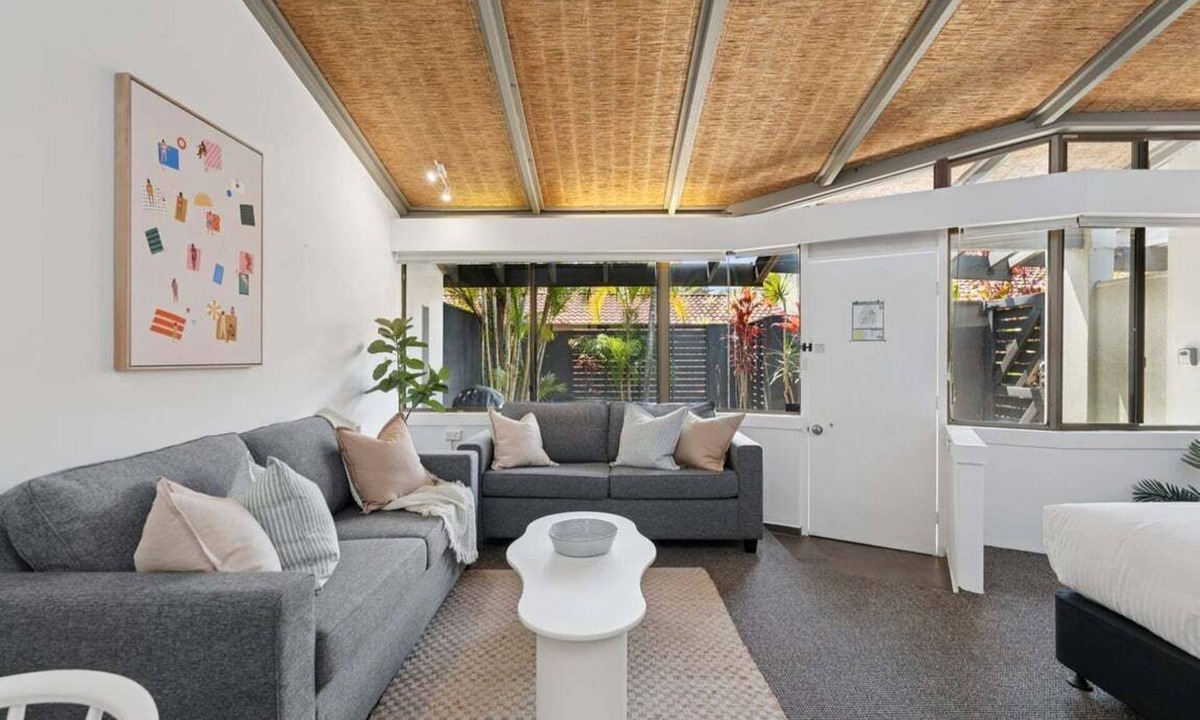 Korora Resort | Hibiscus Villa - Pet Friendly, Spacious beachfront studio, private courtyard