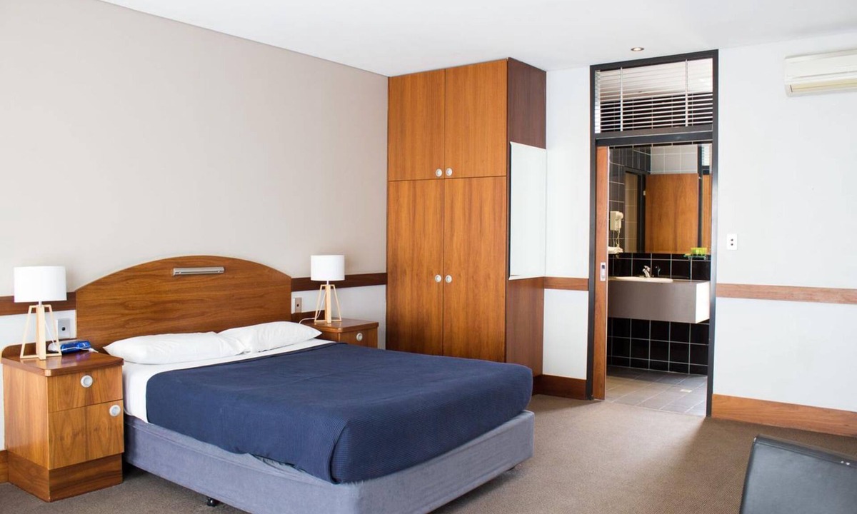 Gilles Plains Hotel | Highlander Hotel