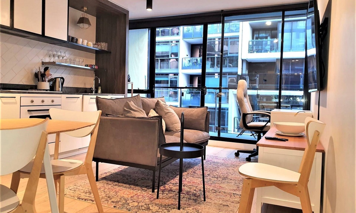 Abbotsford Apartment | Highly praised! Kid-Friendly 2BR Inner City oasis | Gym, Heated Pool & Fast WiFi
