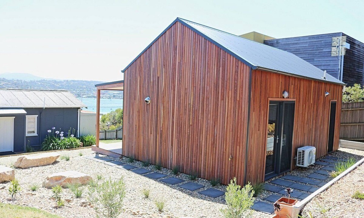 Merimbula Cabin | Hill St Studio - Couples Getaway