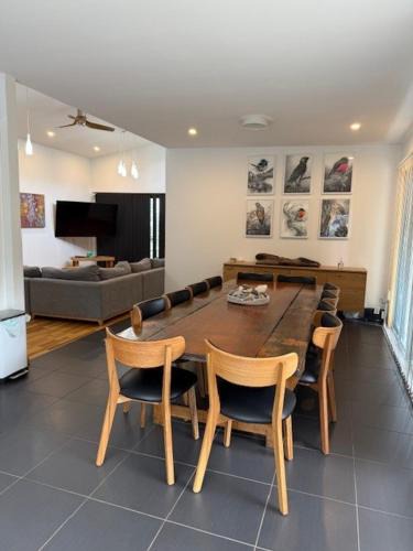 Nubeena House | Hill Top Retreat