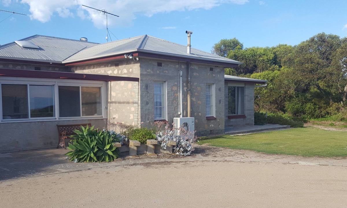 Warrenben House | Hillocks Homestead Overlooking the Bush