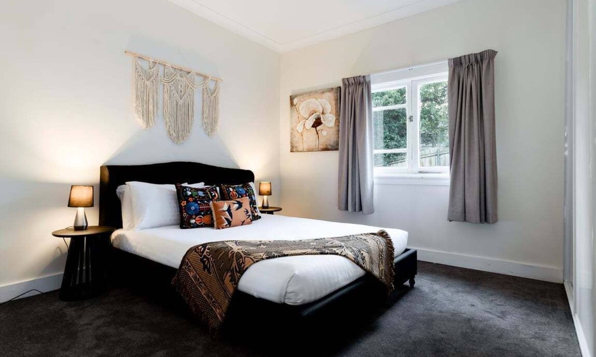 South Launceston House | Hillside Retreat Near Launceston CBD