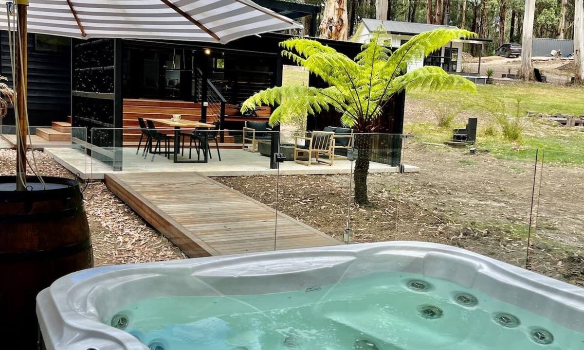 Benwerrin Villa | Hilltop Hideaway Villa One