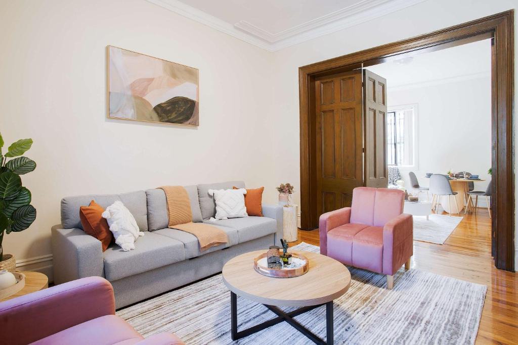 Redfern House | Historic Redfern Terrace 4 BR 2 Bath