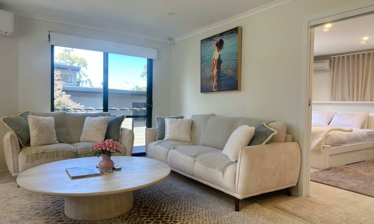 Tolmans Hill House | Hobart Luxury 3 - Bedroom Flat