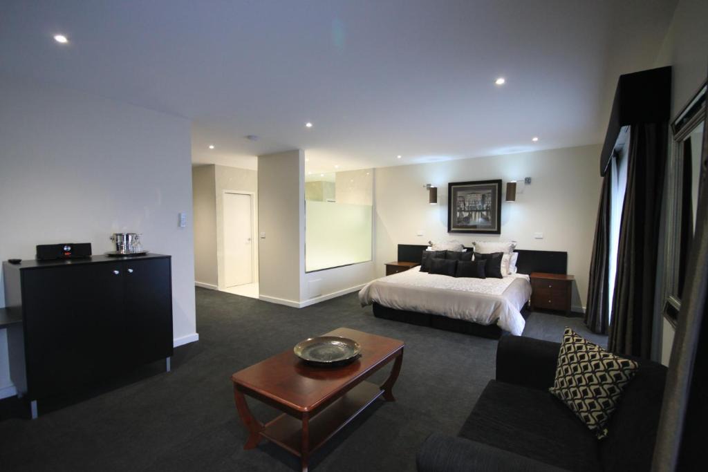 Wallan Hotel | Hogans Motel