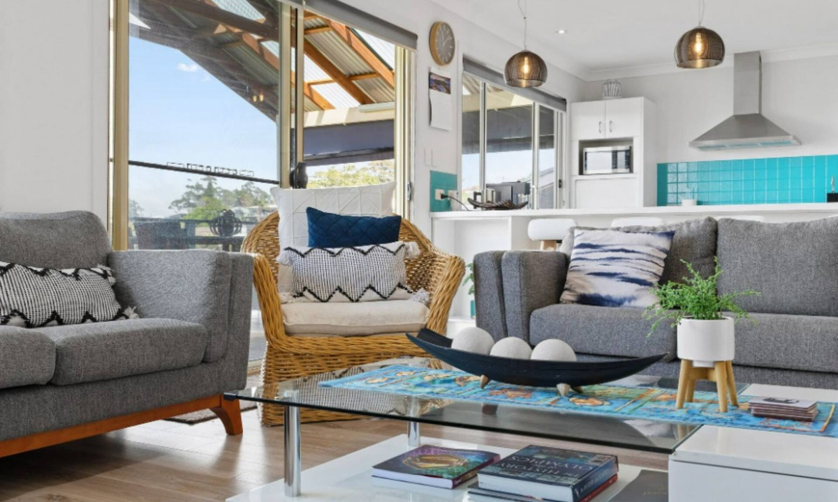 Wamberal House | Holiday Home with Ocean Views Wamberal