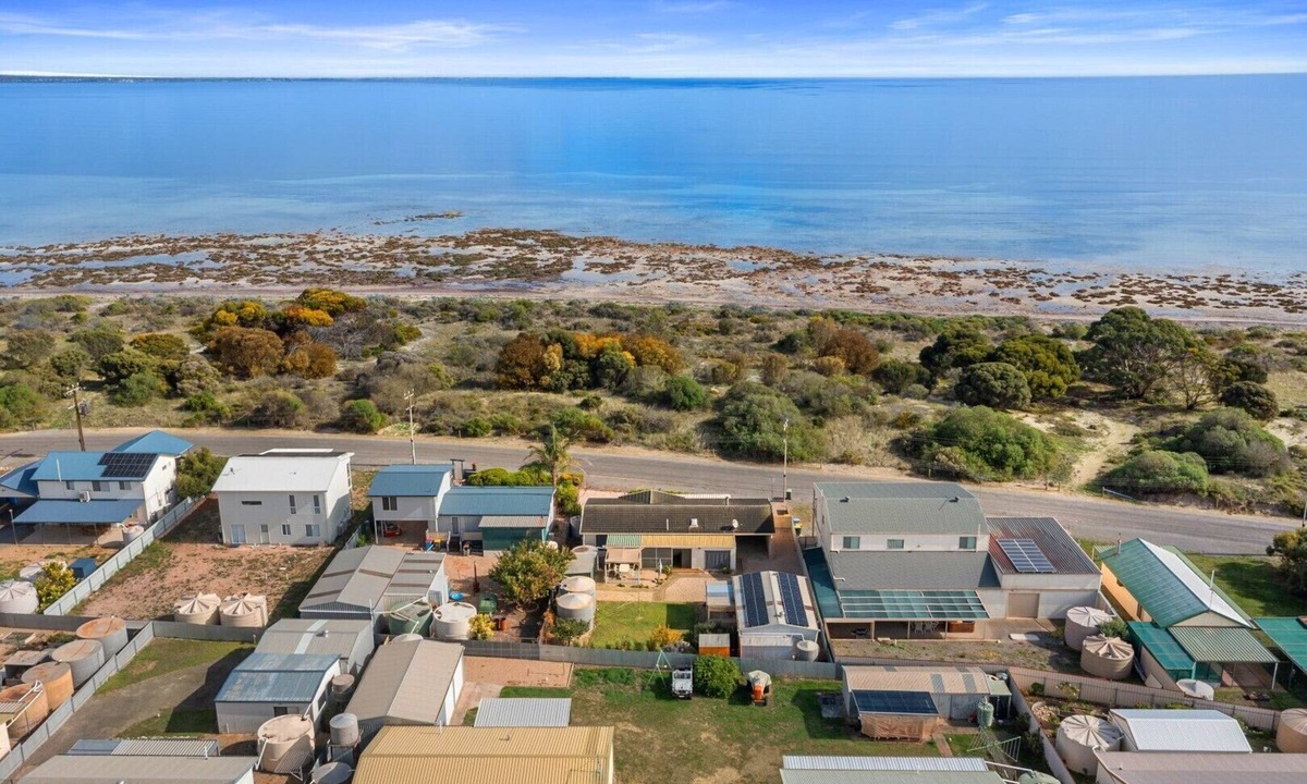 Minlacowie House | Holiday Magic - short walk to the beach - Off Peak special!