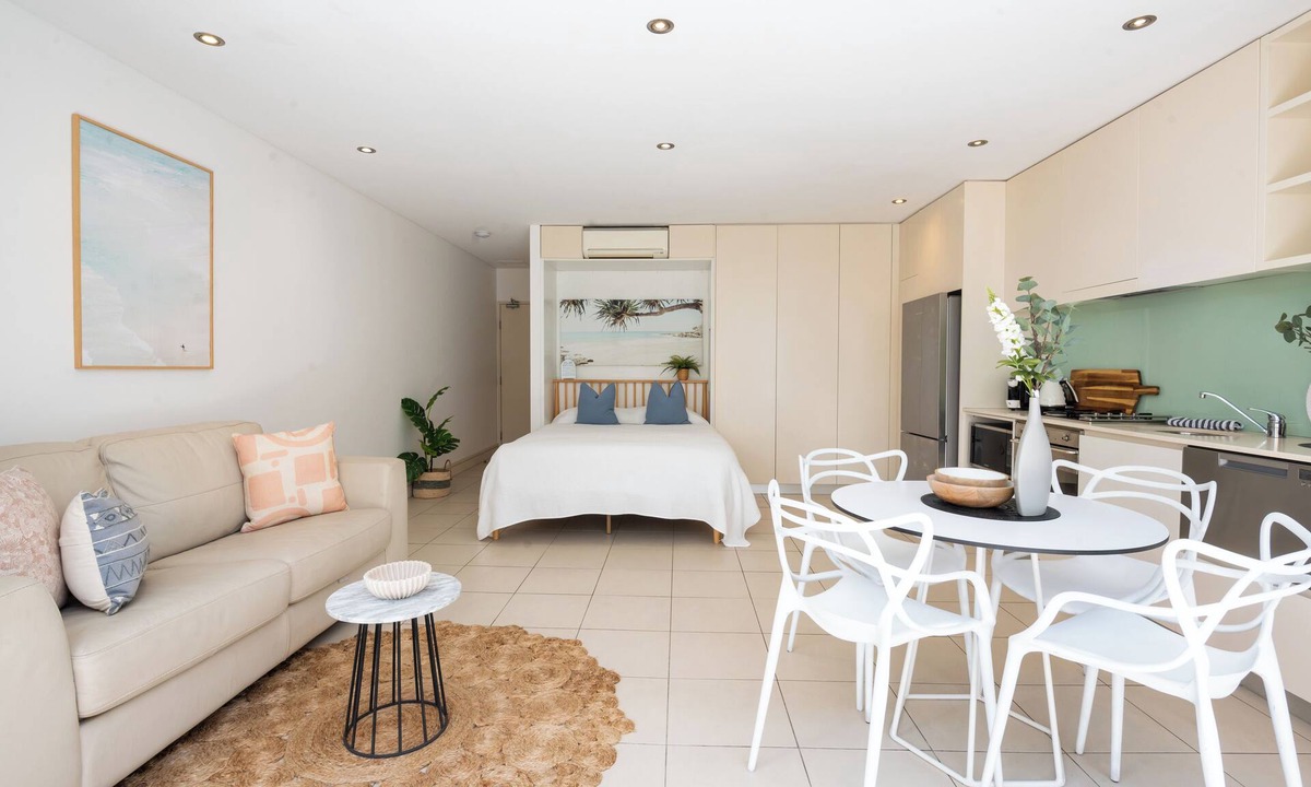 Bondi Beach Apartment | HolidayRento Boutique Terrace Apt in Bondi Beach