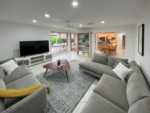Sunshine Bay House | Home, but closer to the beach