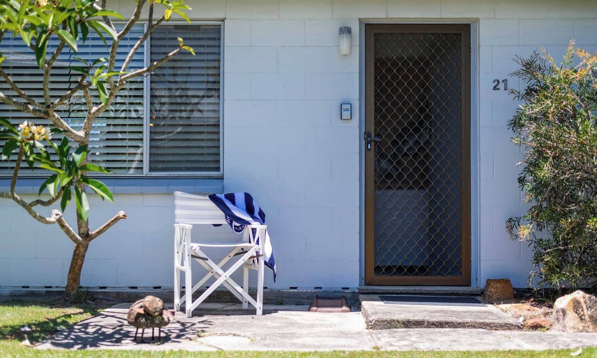 Brooms Head House | Honeysuckle Cottage - Oceanstays