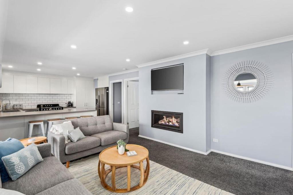Indented Head House | Hood Road Beach House- Hamptons inspired sleeps 9